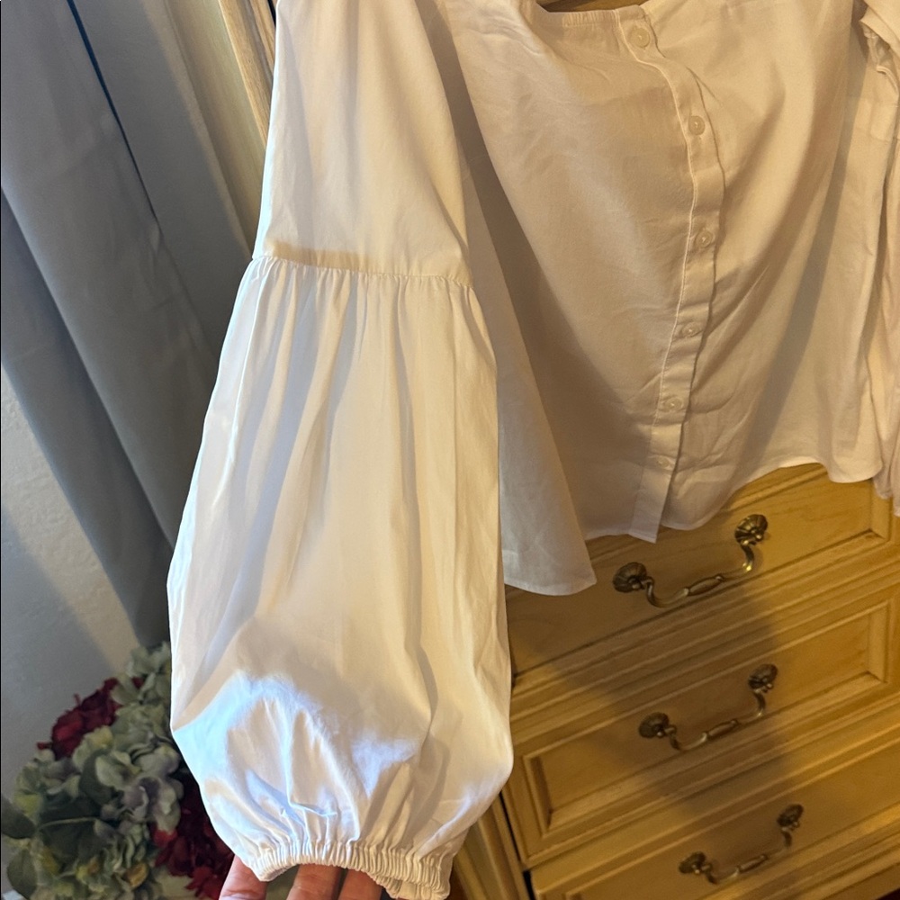 Express Off The Shoulder Blouse. - Picture 3 of 9